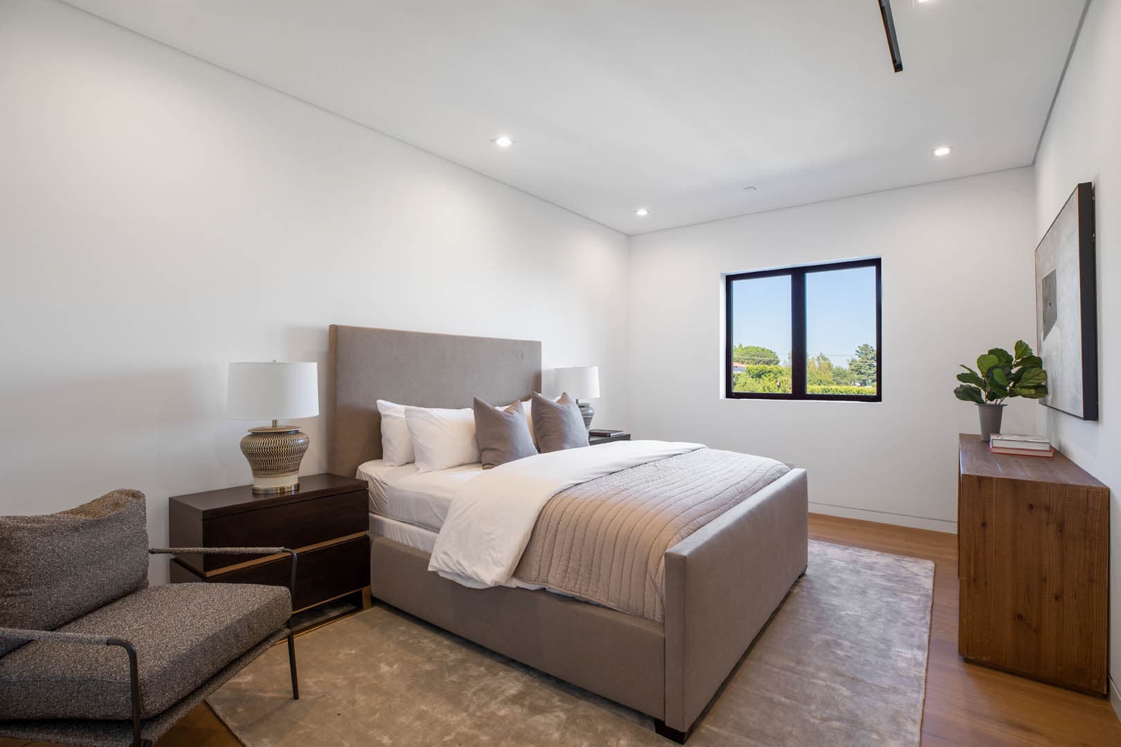 COMPLETE NEW CONSTRUCTION-HOLLYWOOD HILLS - photo 12
