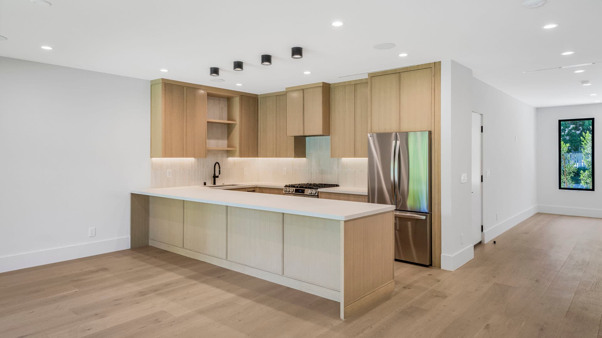 NEW COMPLETE REMODEL - TARZANA - photo 11